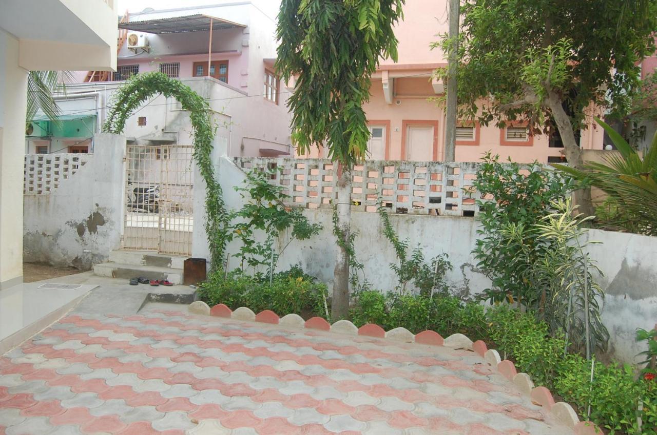 Gurukrupa Bunglow Dwarka (Gujarat) Exterior foto